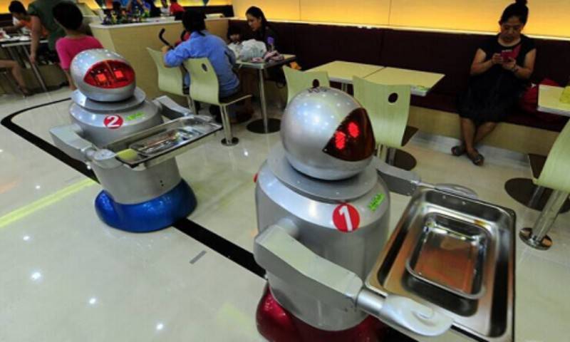 餐飲機器人為噱頭,結(jié)果餐廳經(jīng)營不善,機器人:我背這鍋咯?