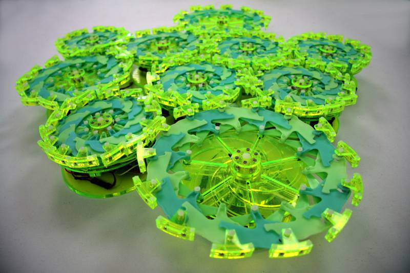 粒子機器人也能團結力量大